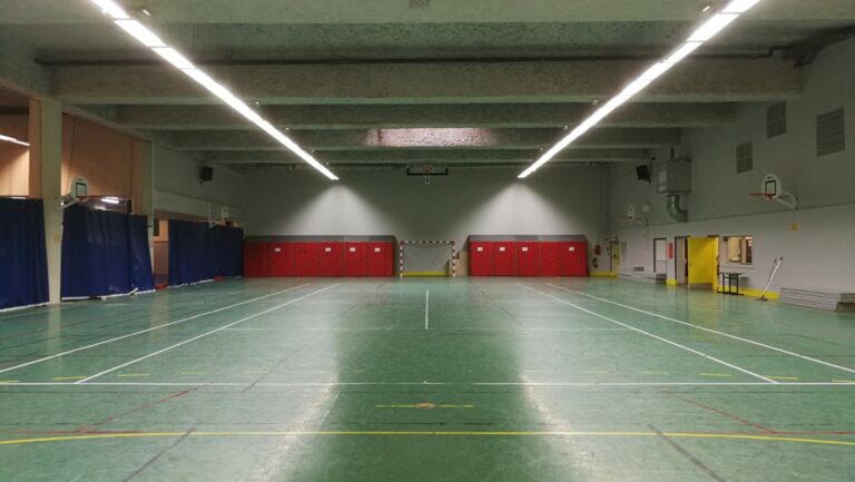 location décor lieu tournage gymnase