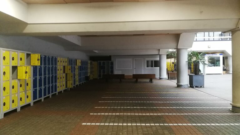 location décor lieu tournage classe