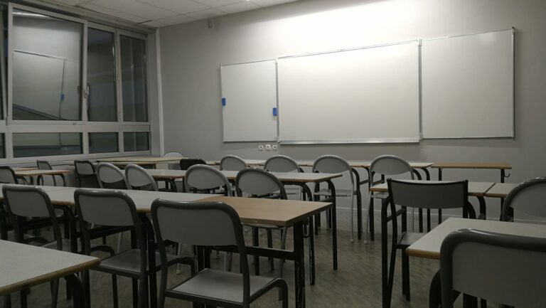 location décor lieu tournage classe