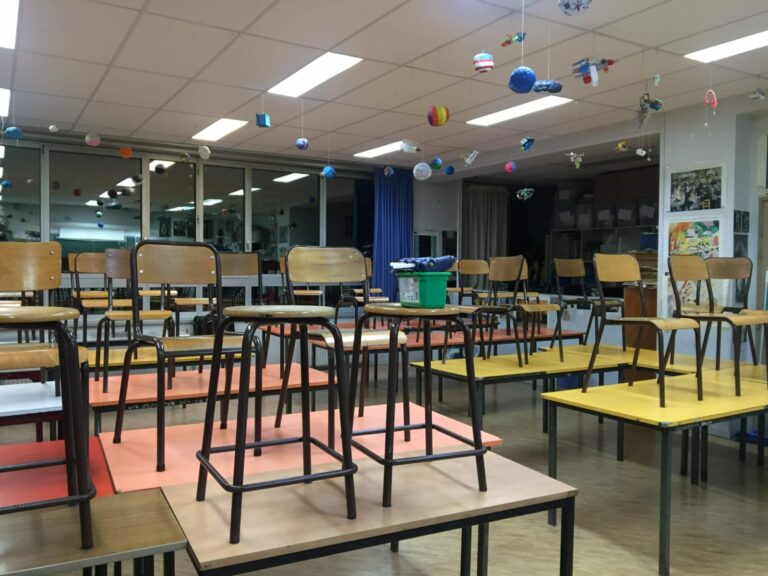 location décor lieu tournage classe