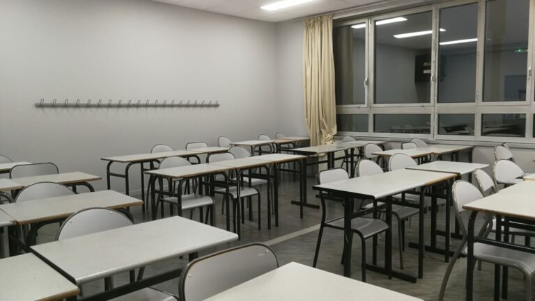 location décor lieu tournage classe