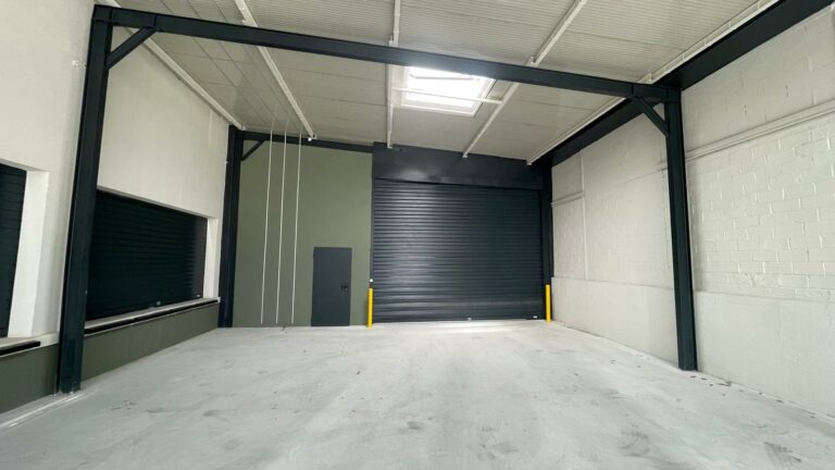 Réf : Site Hangar / Parking / Plateau / Bureaux 9301 80 IMG 20240718 WA00071