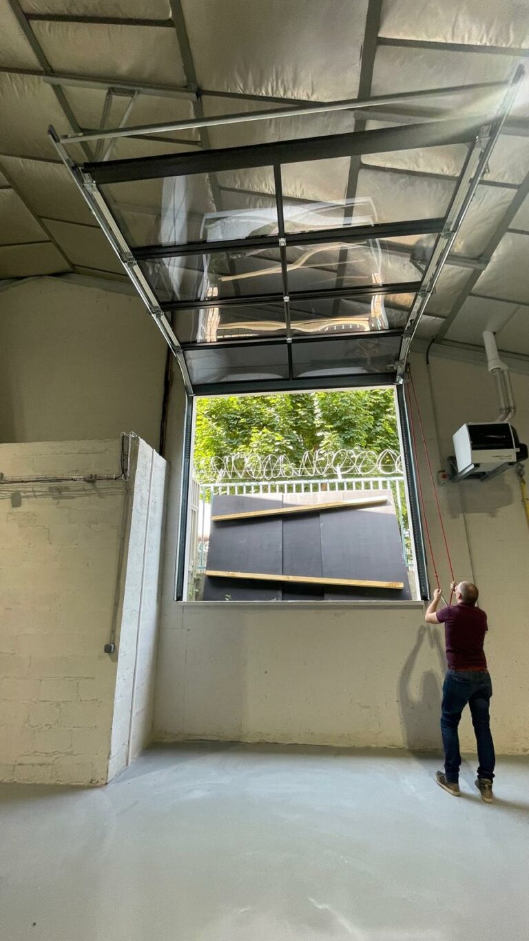 Réf : Site Hangar / Parking / Plateau / Bureaux 9301 85 IMG 20240718 WA00341