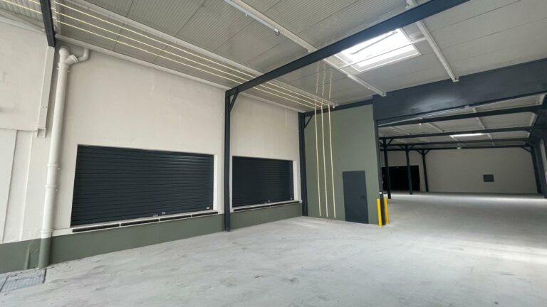 Réf : Site Hangar / Parking / Plateau / Bureaux 9301 61 IMG 20240718 WA00361