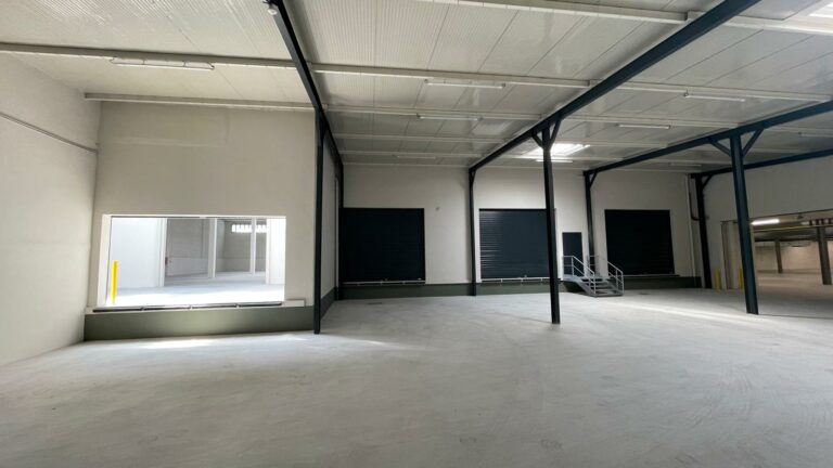 Réf : Site Hangar / Parking / Plateau / Bureaux 9301 58 IMG 20240718 WA00401