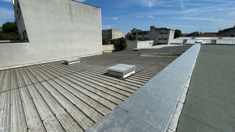 Réf : Site Hangar / Parking / Plateau / Bureaux 9301 24 IMG 20240718 WA00921