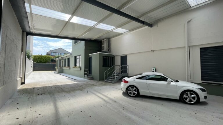 Réf : Site Hangar / Parking / Plateau / Bureaux 9301 9 IMG 20240718 WA01081