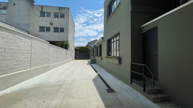 Réf : Site Hangar / Parking / Plateau / Bureaux 9301 7 IMG 20240718 WA01101