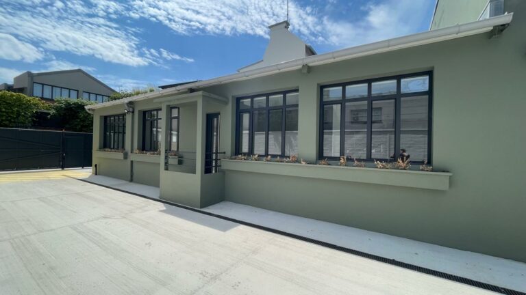 Réf : Site Hangar / Parking / Plateau / Bureaux 9301 5 IMG 20240718 WA01121