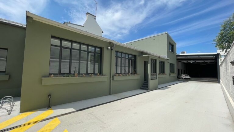 Réf : Site Hangar / Parking / Plateau / Bureaux 9301 4 IMG 20240718 WA01131