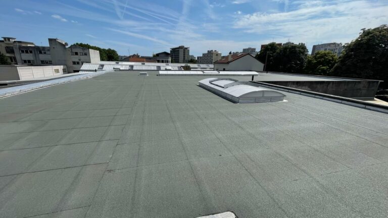 Réf : Site Hangar / Parking / Plateau / Bureaux 9301 1 IMG 20240718 WA01161